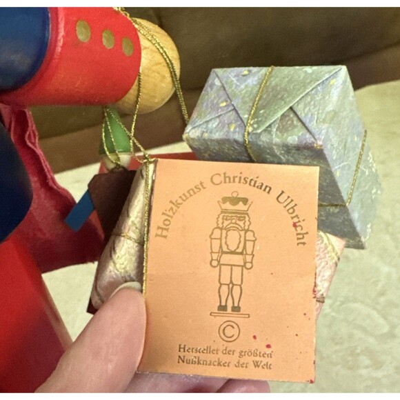 Vintage Holzkunst Christian Ulbricht W. Germany Nutcracker With Satchel/ Gifts - Picture 6 of 11